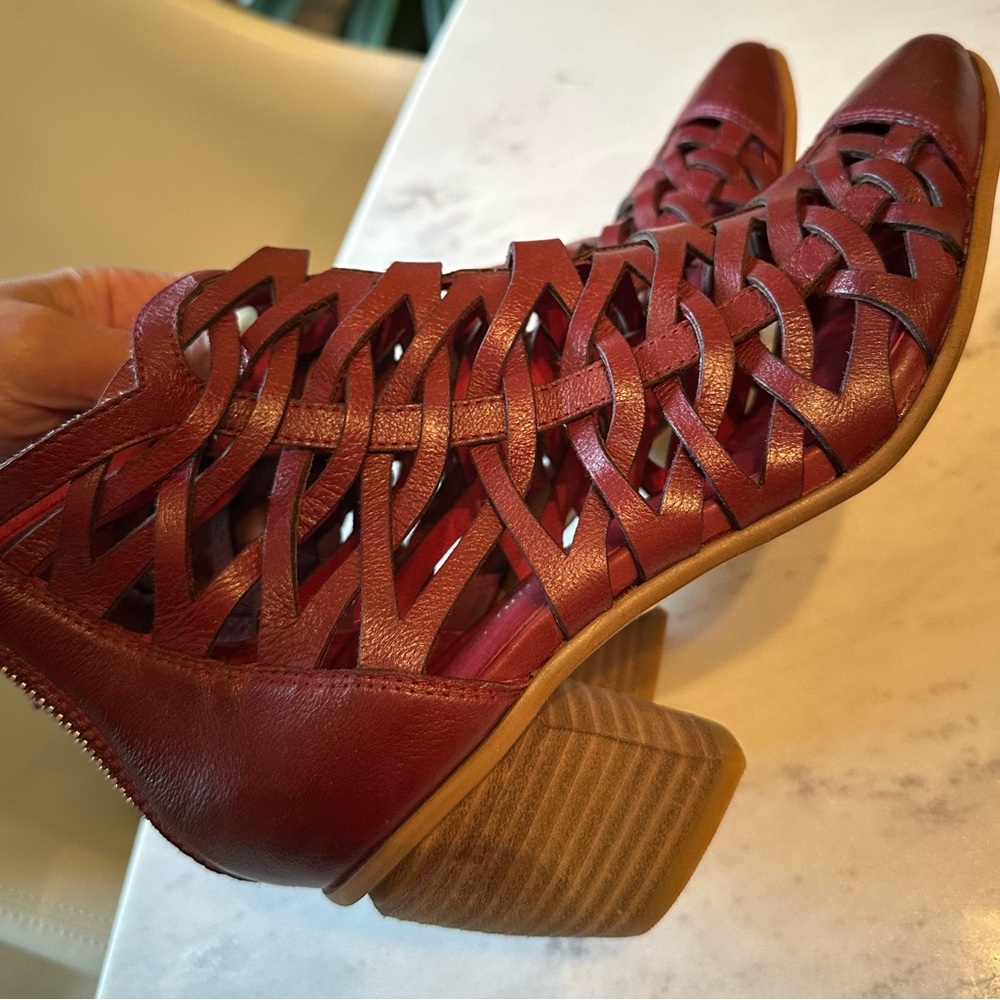 Soft High Quality Leather Women's Heels - Picture 4 of 5
